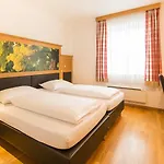 Unter Den Linden Hotel 4*