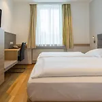 Unter Den Linden Hotel 4*