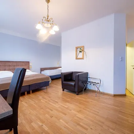 Unter Den Linden מלון 4*