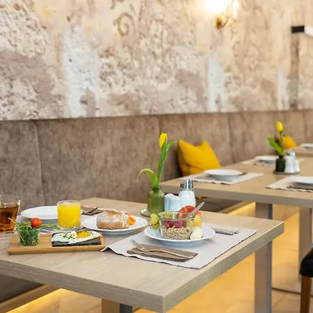 מלון Unter Den Linden קרמס אן דר דונאו