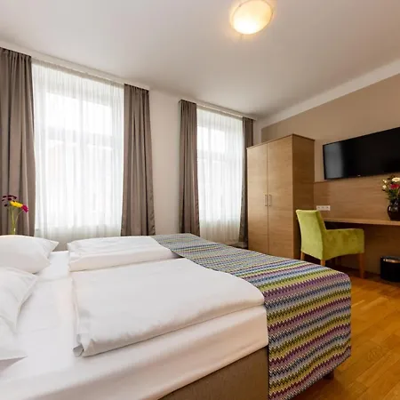 Unter Den Linden Hotel 4*
