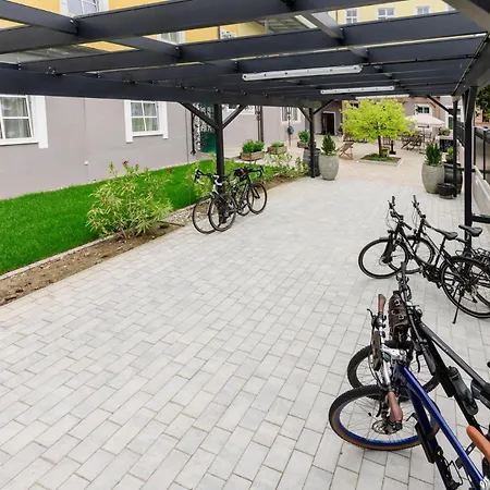 Unter Den Linden מלון