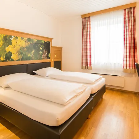 Unter Den Linden מלון 4*