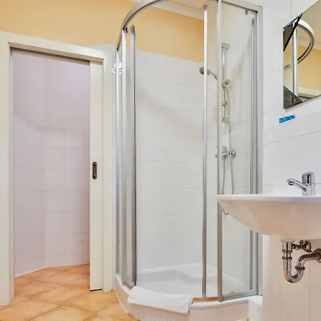 Unter Den Linden מלון קרמס אן דר דונאו