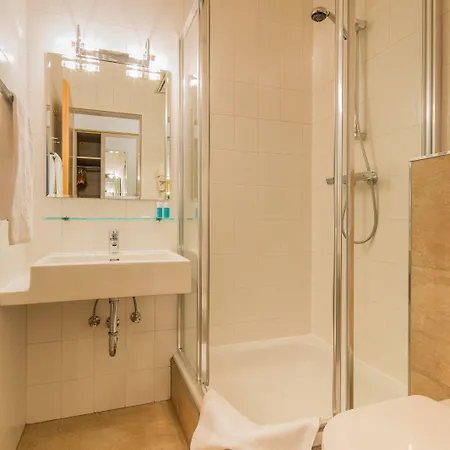 Unter Den Linden 4* קרמס אן דר דונאו