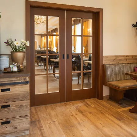 Unter Den Linden מלון 4*