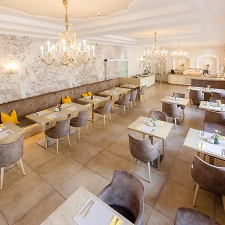 Unter Den Linden 4* קרמס אן דר דונאו