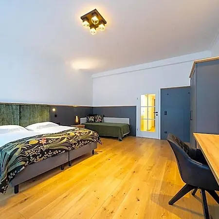 Unter Den Linden Szálloda 4*