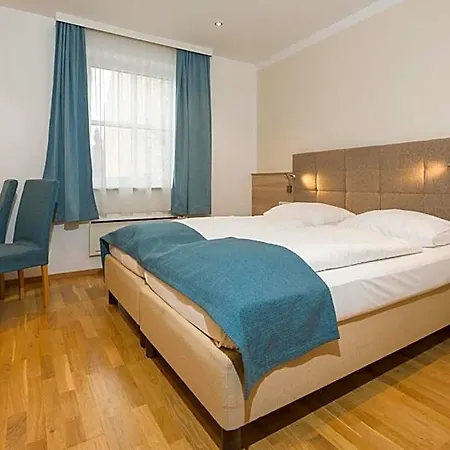 Unter Den Linden Szálloda Krems
