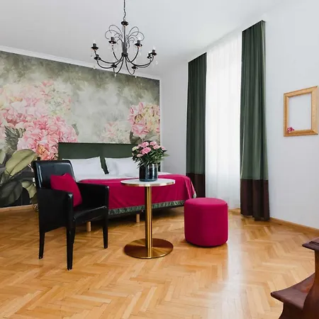 Unter Den Linden Hotel 4*