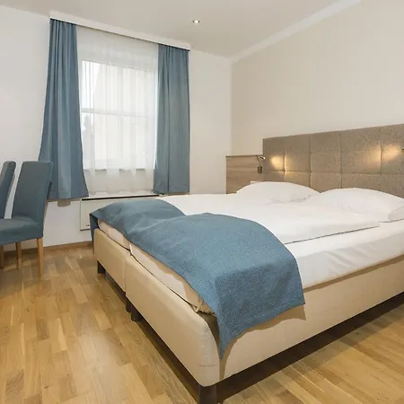 Unter Den Linden מלון קרמס אן דר דונאו