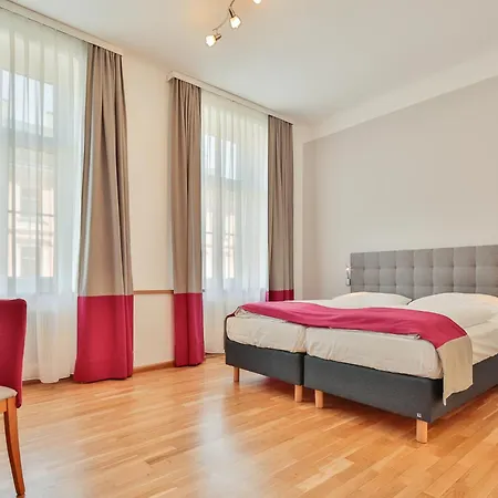 Hotel Unter Den Linden 4*