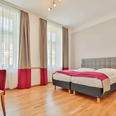 Hotel Unter Den Linden 3*
